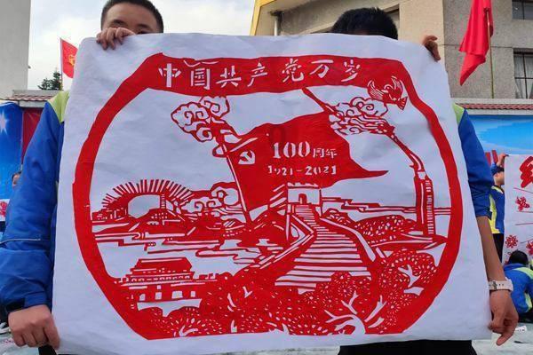 车被扣了 取车还得先交拖车费？